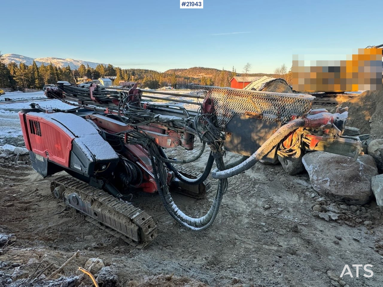 Sandvik Dino DC400RI Borerigg. Overhalt motor og hammer SE VIDEO - Máquina de perfuração: foto 3 Sandvik Dino DC400RI Borerigg. Overhalt motor og hammer SE VIDEO - Máquina de perfuração: foto 3