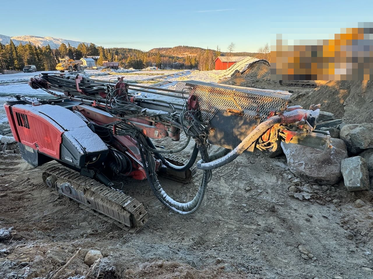 Sandvik Dino DC400RI Borerigg. Overhalt motor og hammer SE VIDEO - Máquina de perfuração: foto 4 Sandvik Dino DC400RI Borerigg. Overhalt motor og hammer SE VIDEO - Máquina de perfuração: foto 4