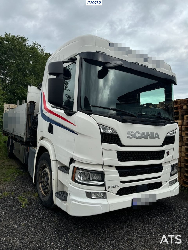 Scania P320 - Camião grua, Camião de caixa aberta/ Plataforma: foto 1 Scania P320 - Camião grua, Camião de caixa aberta/ Plataforma: foto 1