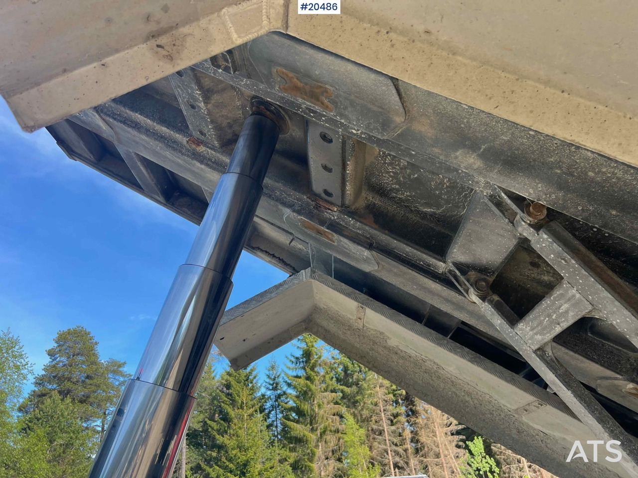 Camião basculante Scania R560: foto 47