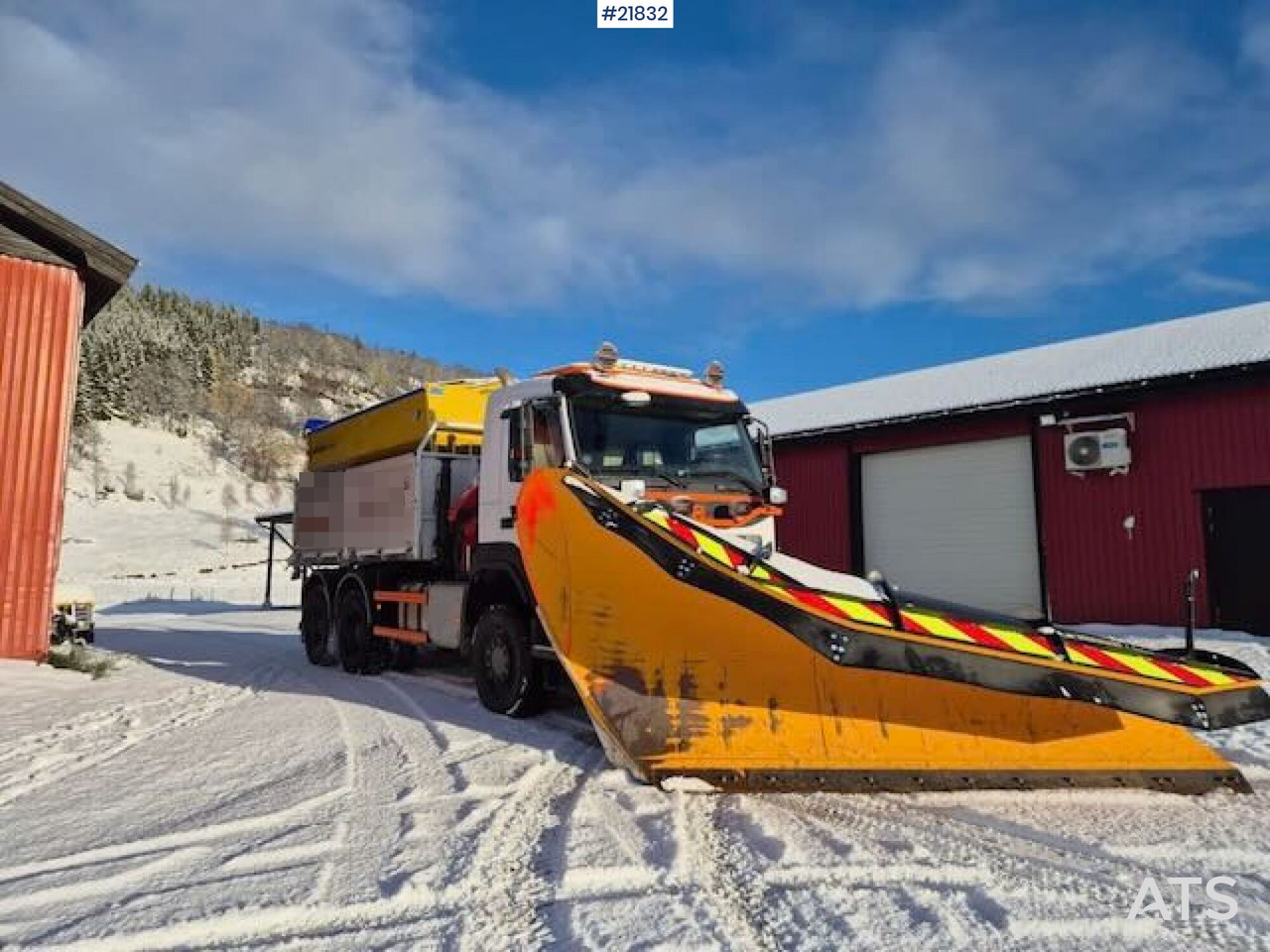 Volvo 2019 Volvo FMX 6x6 brøyterigget tippbil m/ 9,5 t/m kran, 2 sett dekk og lettkasse - Camião basculante: foto 5 Volvo 2019 Volvo FMX 6x6 brøyterigget tippbil m/ 9,5 t/m kran, 2 sett dekk og lettkasse - Camião basculante: foto 5