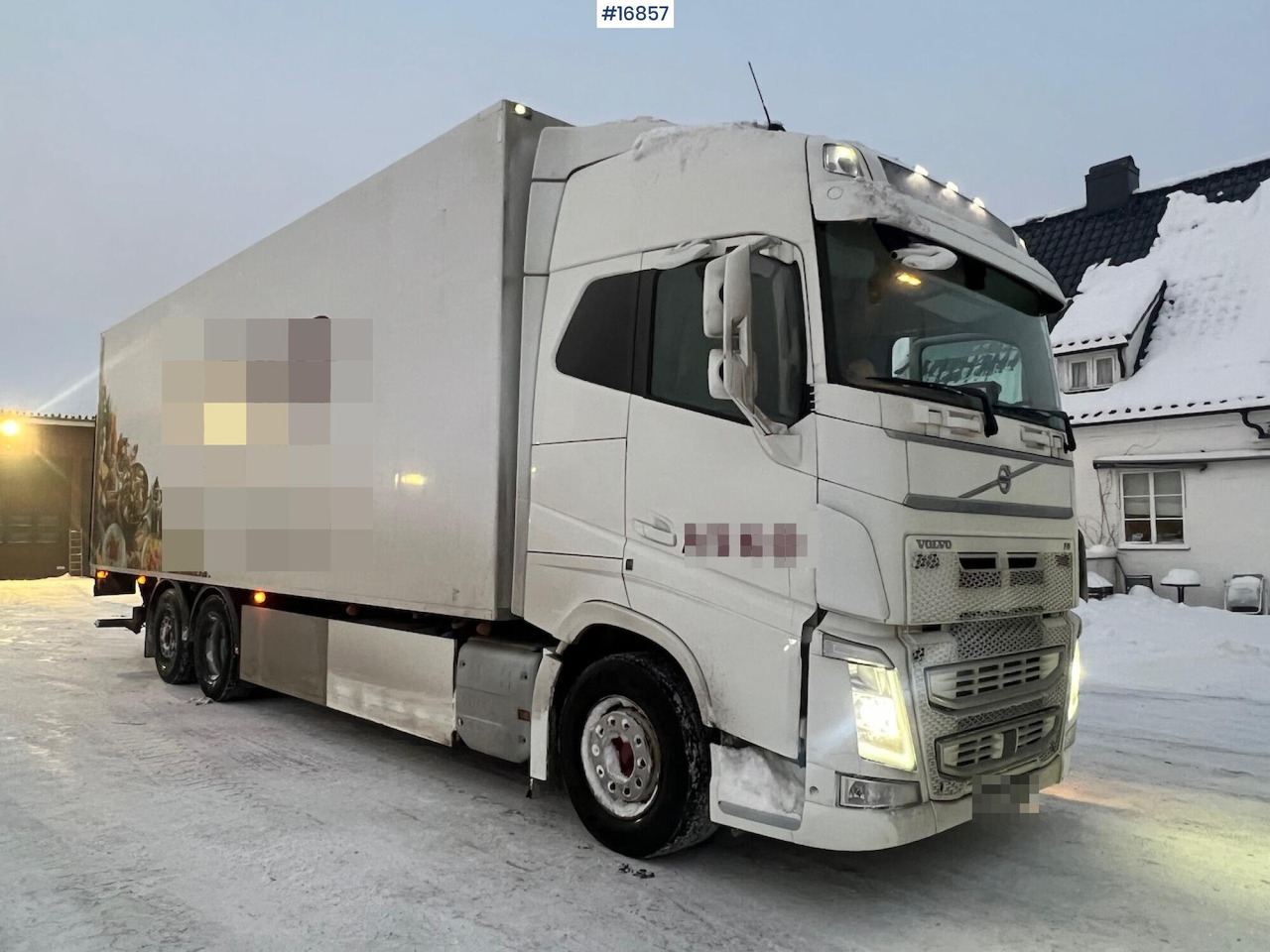 Volvo FH540 - Camião furgão: foto 2 Volvo FH540 - Camião furgão: foto 2