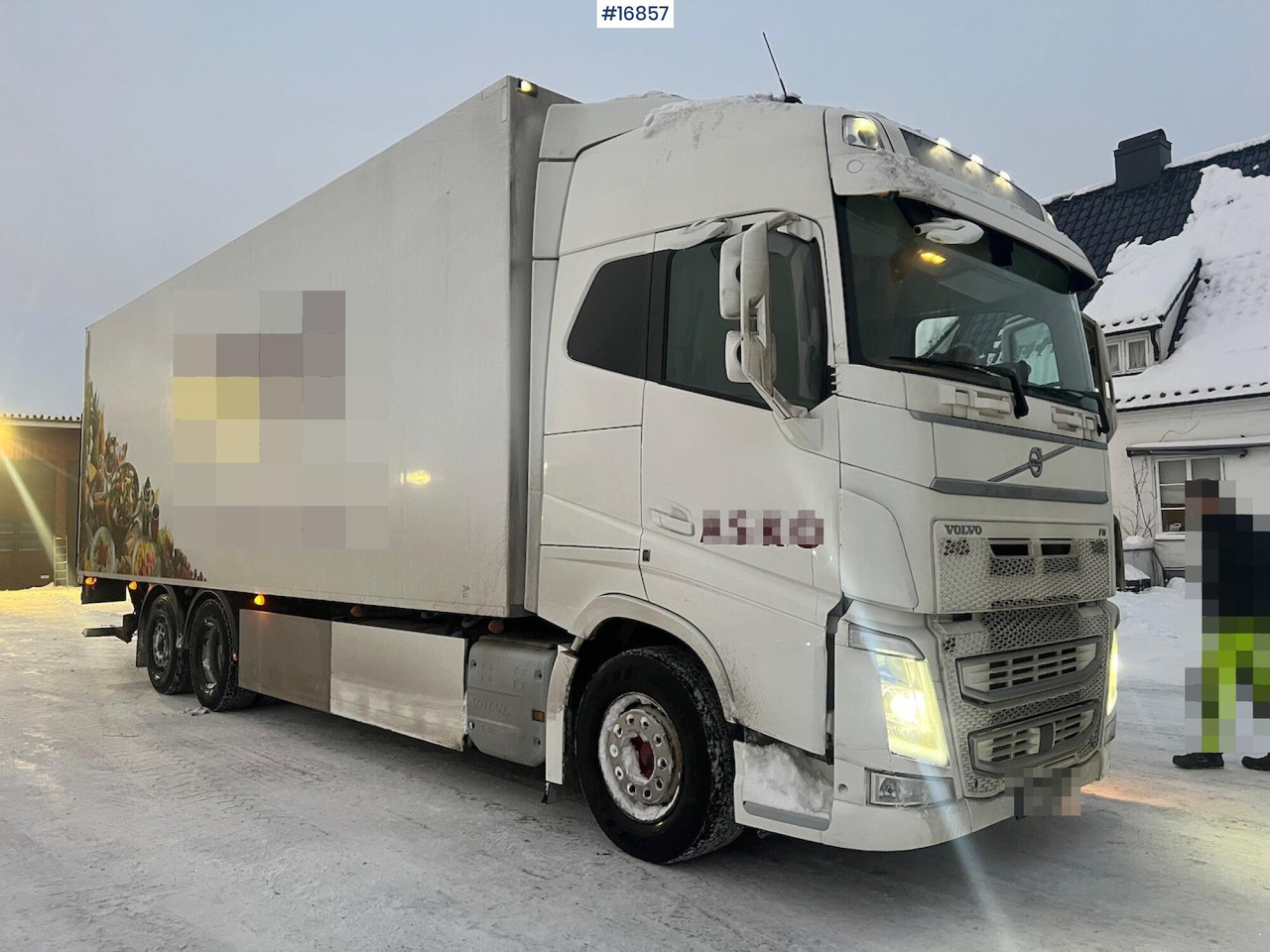 Volvo FH540 - Camião furgão: foto 1 Volvo FH540 - Camião furgão: foto 1