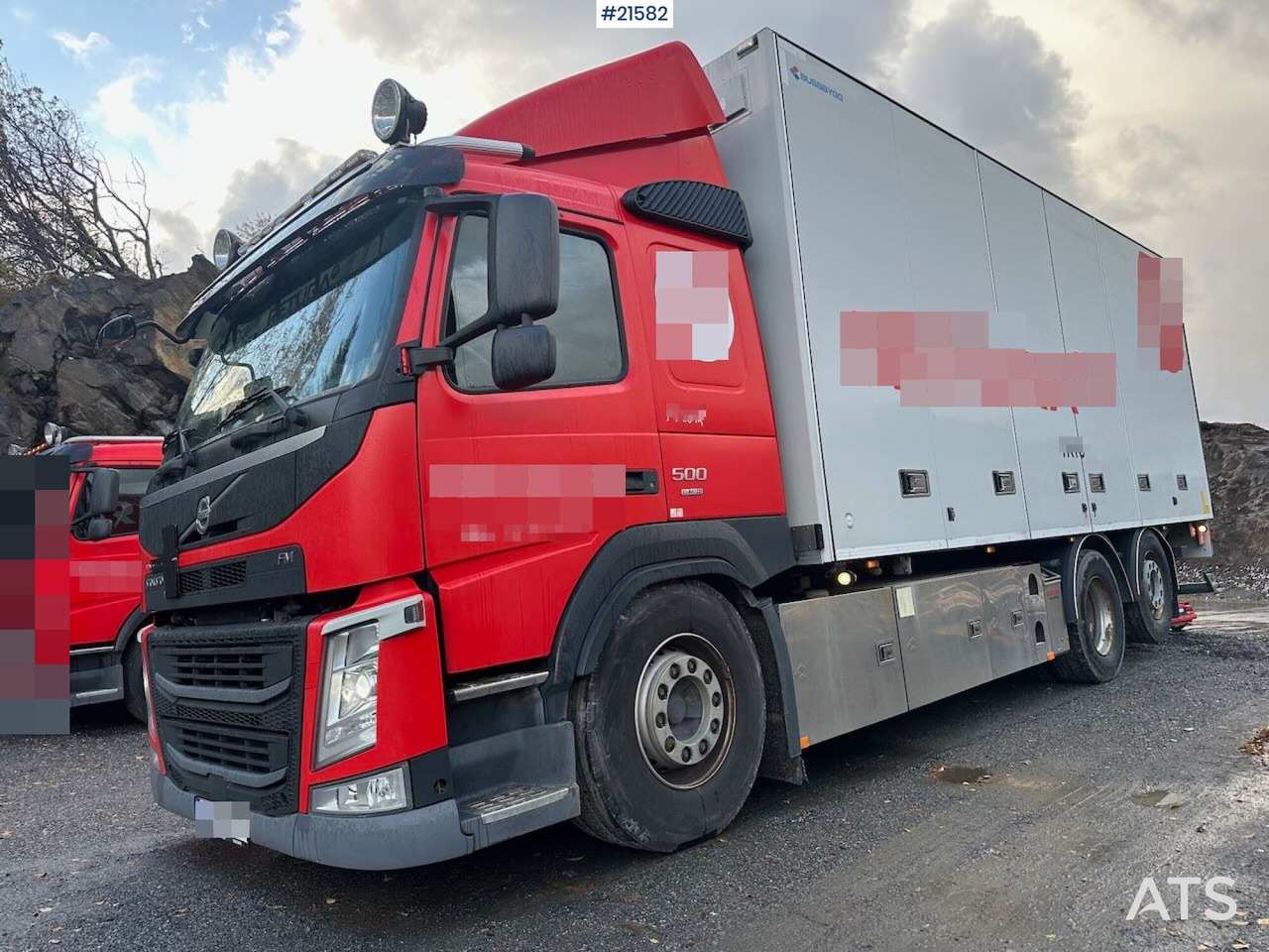 Volvo FM 500 6x2 skapbil m/ full sideåpning og lift. - Camião furgão: foto 2 Volvo FM 500 6x2 skapbil m/ full sideåpning og lift. - Camião furgão: foto 2