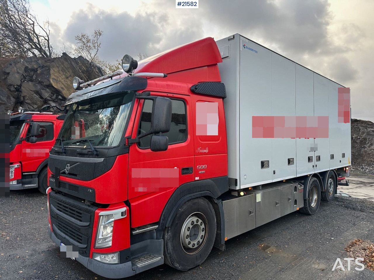 Volvo FM 500 6x2 skapbil m/ full sideåpning og lift. - Camião furgão: foto 3 Volvo FM 500 6x2 skapbil m/ full sideåpning og lift. - Camião furgão: foto 3
