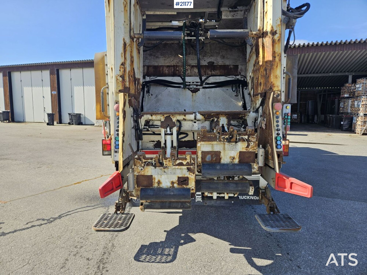 Volvo FM370 6x2 1-kammer komprimatorbil med Zoeller påbygg - Caminhão de lixo: foto 4 Volvo FM370 6x2 1-kammer komprimatorbil med Zoeller påbygg - Caminhão de lixo: foto 4