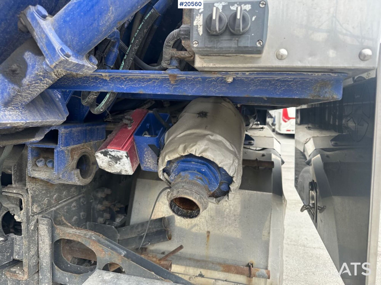 Caminhão limpa fossa Volvo FM460: foto 17