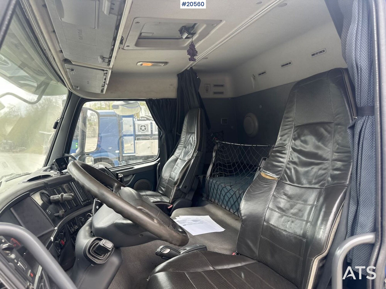 Caminhão limpa fossa Volvo FM460: foto 31