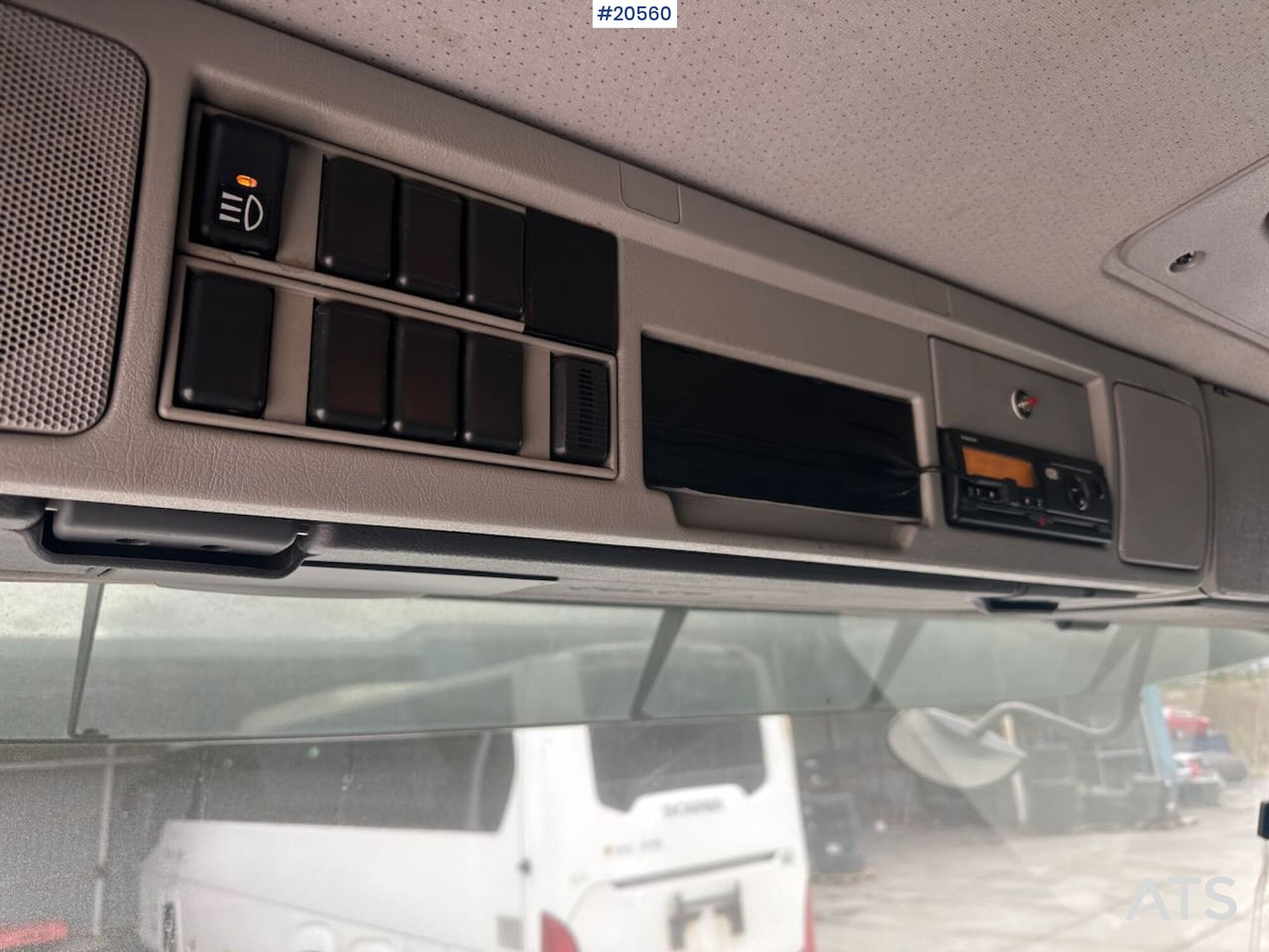 Caminhão limpa fossa Volvo FM460: foto 37