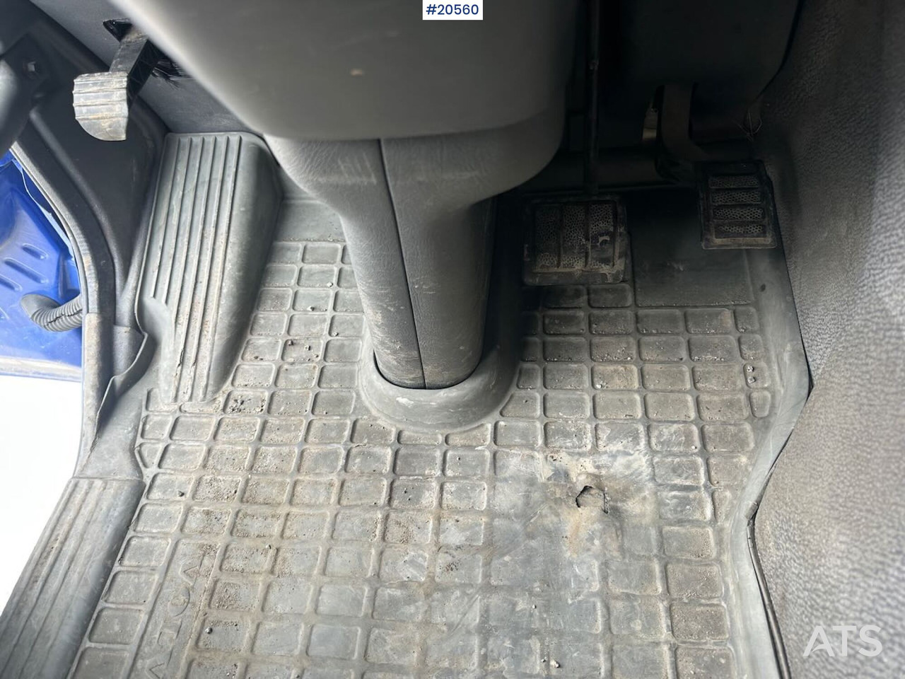 Caminhão limpa fossa Volvo FM460: foto 41