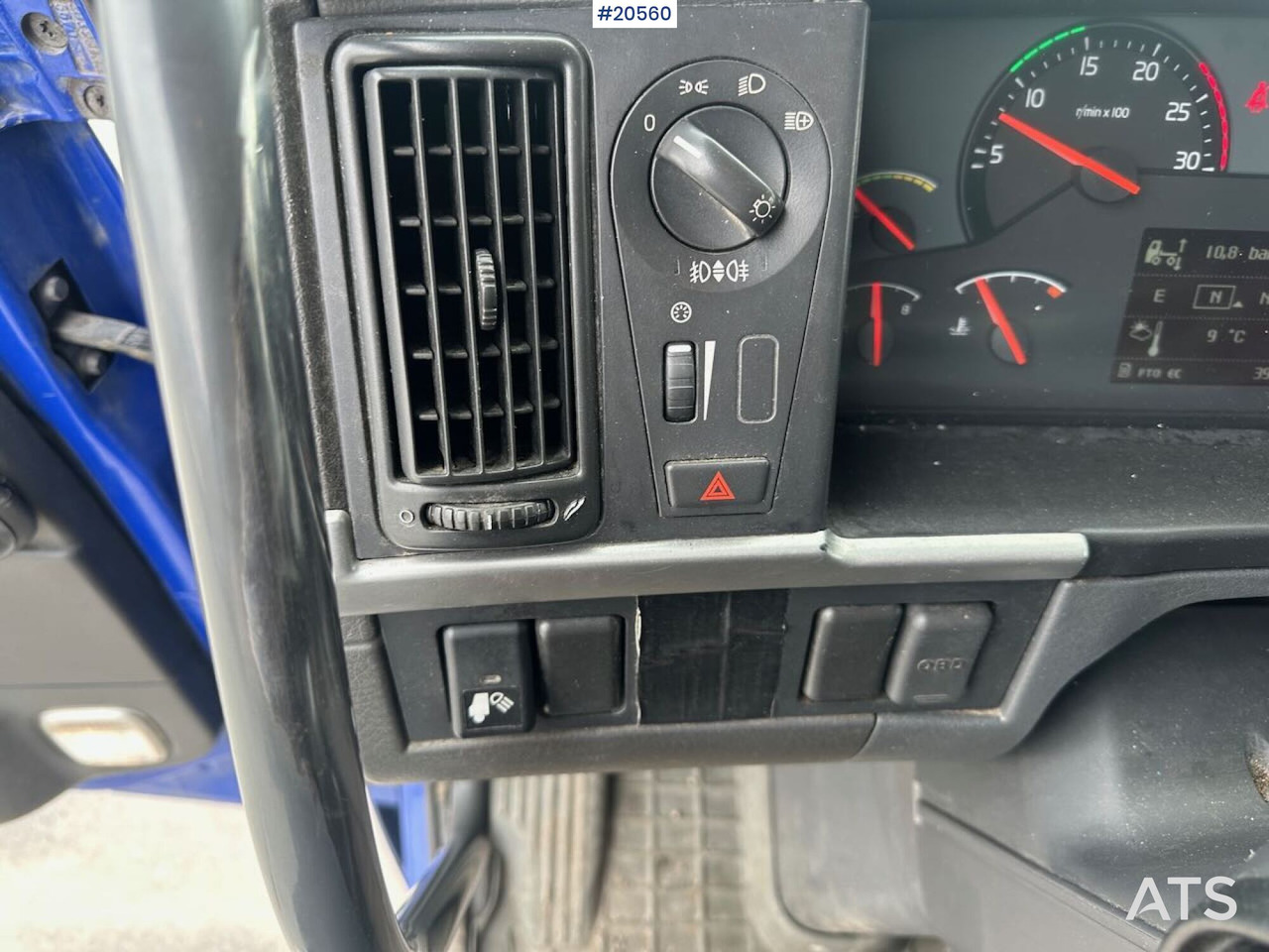 Caminhão limpa fossa Volvo FM460: foto 34