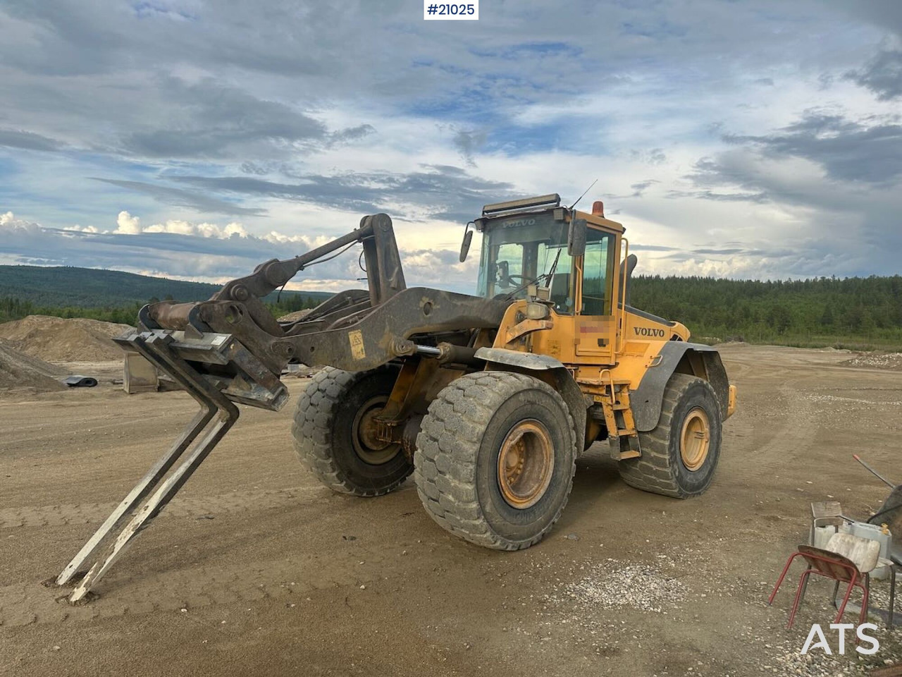 Volvo L120E hjullaster m/ vekt, skuffe og overhalt motor - Pá carregadora de rodas: foto 3 Volvo L120E hjullaster m/ vekt, skuffe og overhalt motor - Pá carregadora de rodas: foto 3