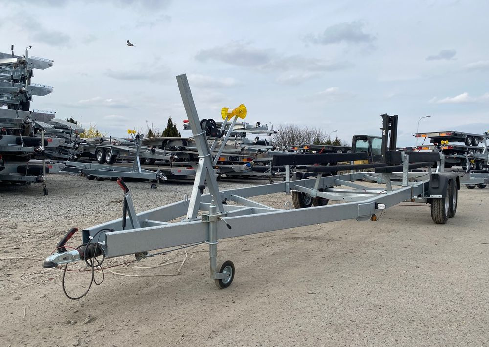 Boro PRZYCZEPA PODŁODZIOWA STYL AMERYKAŃSKI 7,30m - Reboque para barco: foto 2 Boro PRZYCZEPA PODŁODZIOWA STYL AMERYKAŃSKI 7,30m - Reboque para barco: foto 2