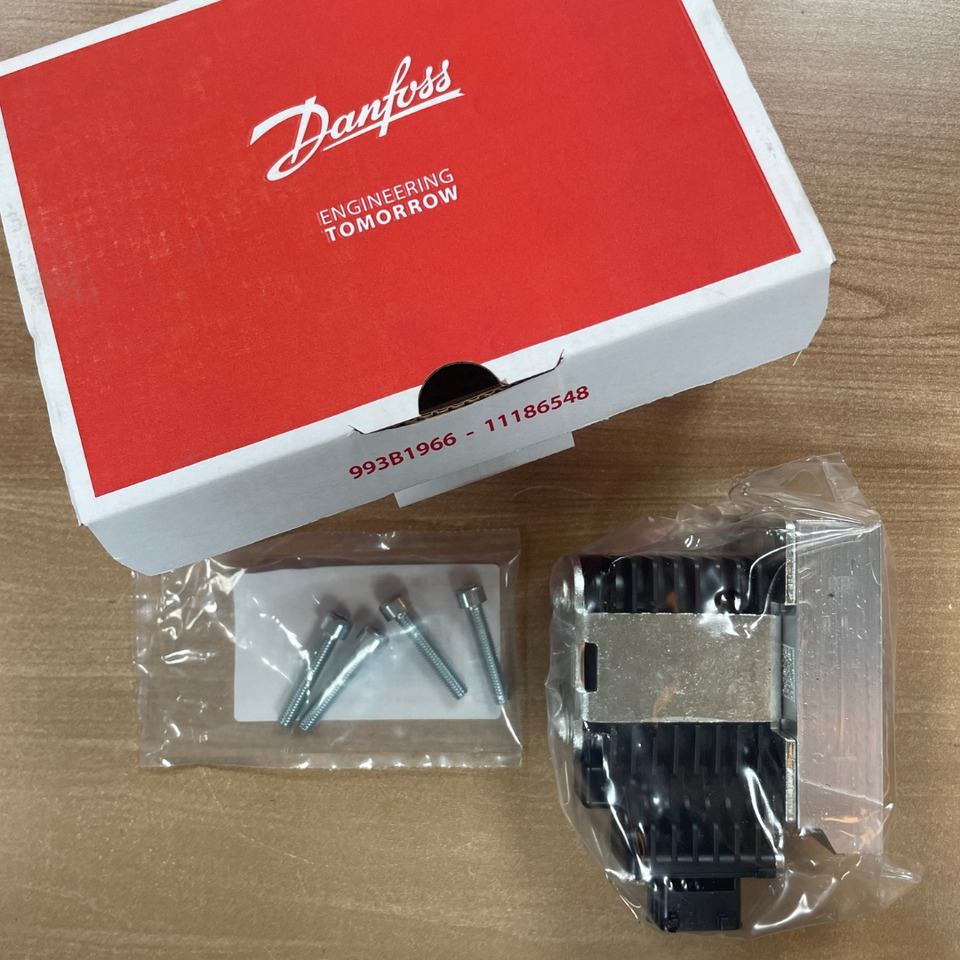 Danfoss Solenoid Valve 157B4735 - Válvula hidráulica por Grua para camião: foto 4 Danfoss Solenoid Valve 157B4735 - Válvula hidráulica por Grua para camião: foto 4