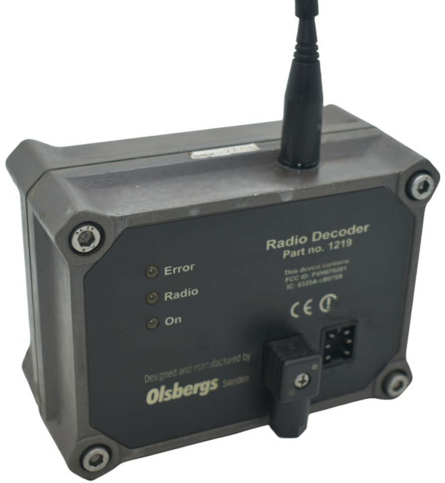 Hiab receiver box with antenna 9882499-U - Peça de reposição por Grua para camião: foto 2 Hiab receiver box with antenna 9882499-U - Peça de reposição por Grua para camião: foto 2