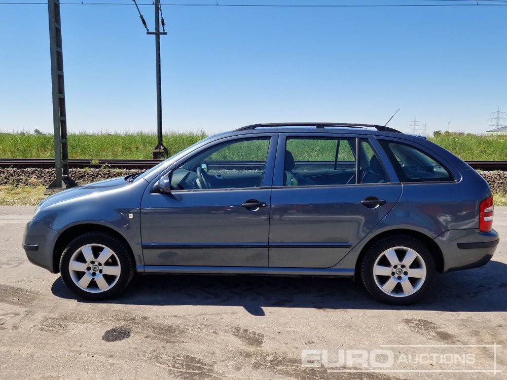 2004 Skoda FABIA 1.4 - Automóvel: foto 2 2004 Skoda FABIA 1.4 - Automóvel: foto 2