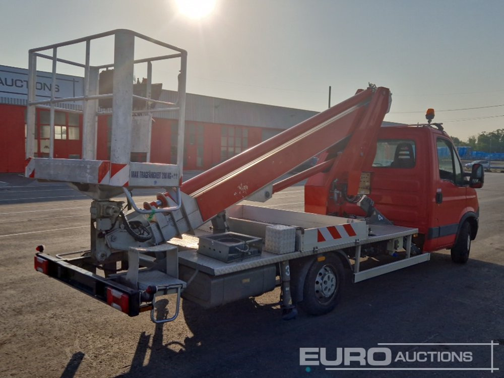 2012 Iveco 35S11 - Caminhão com plataforma aérea: foto 5 2012 Iveco 35S11 - Caminhão com plataforma aérea: foto 5