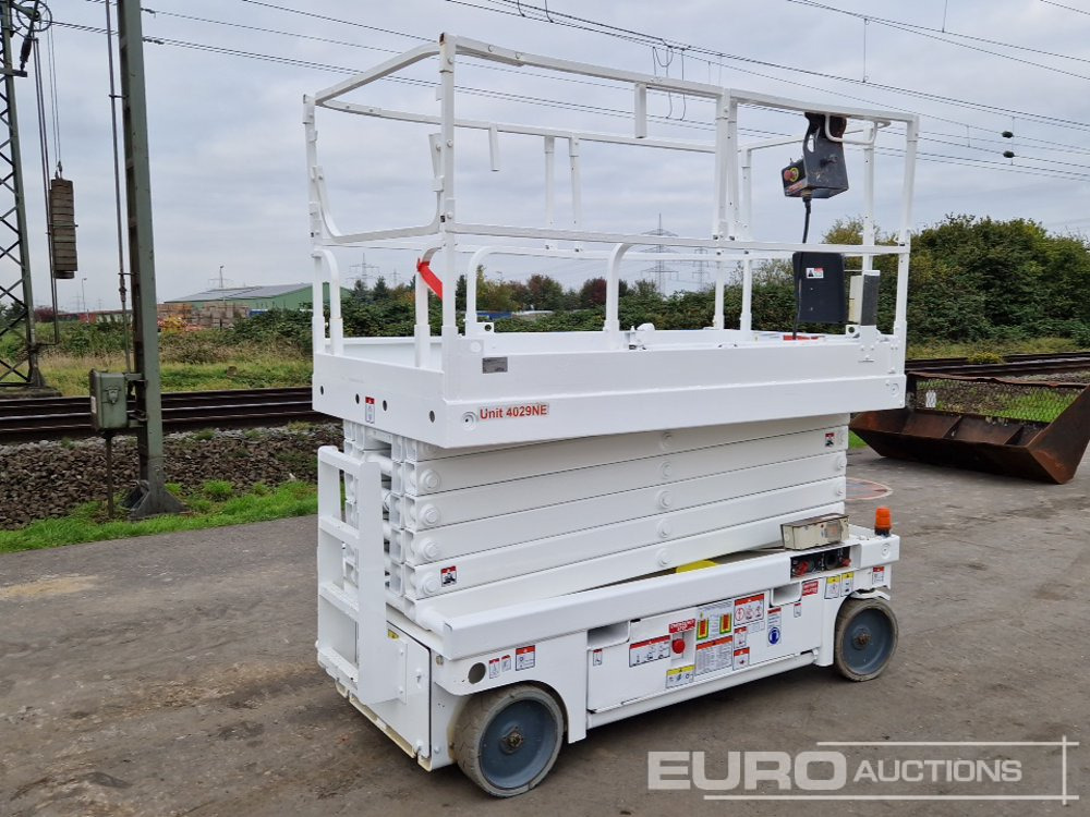 2014 Haulotte Compact 14 - Plataforma aérea: foto 1 2014 Haulotte Compact 14 - Plataforma aérea: foto 1