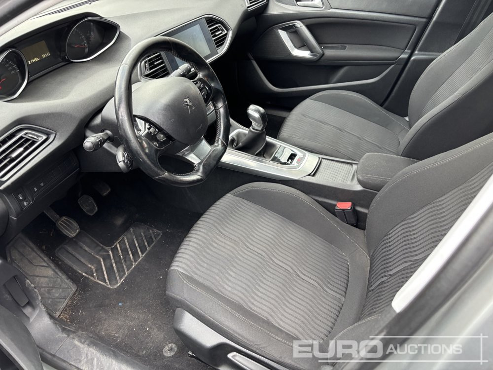 2017 Peugeot 308 HB - Automóvel: foto 5 2017 Peugeot 308 HB - Automóvel: foto 5