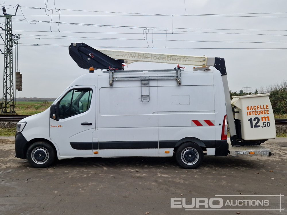 2019 Renault Master 135 - Caminhão com plataforma aérea: foto 2 2019 Renault Master 135 - Caminhão com plataforma aérea: foto 2