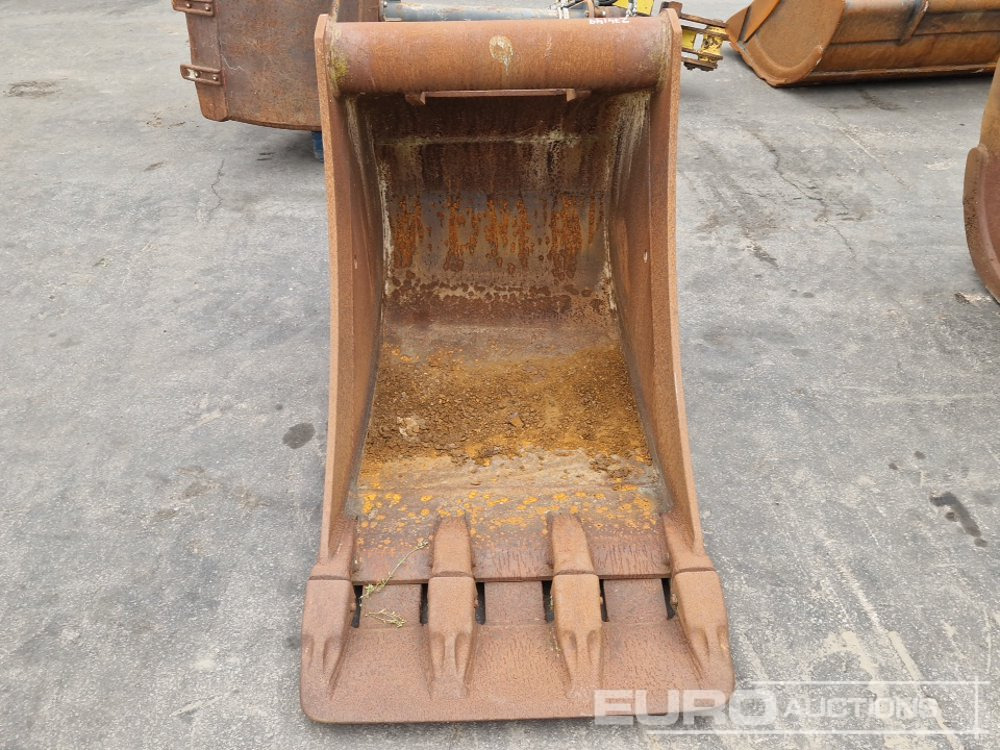 32" Digging Bucket, Hyundai R170W - Balde: foto 5 32" Digging Bucket, Hyundai R170W - Balde: foto 5
