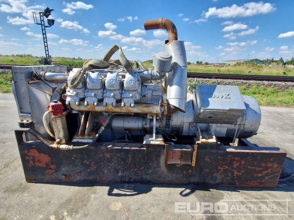 40kVA Static AvK Generstor with Mercedes V8 Diesel Engine - Gerador elétrico: foto 2 40kVA Static AvK Generstor with Mercedes V8 Diesel Engine - Gerador elétrico: foto 2