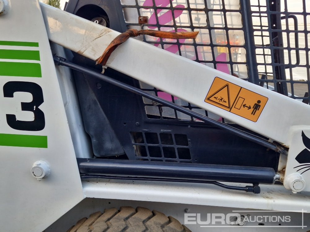 Mini pá carregadora Bobcat 743: foto 10