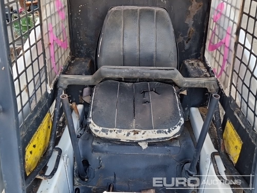 Mini pá carregadora Bobcat 743: foto 15