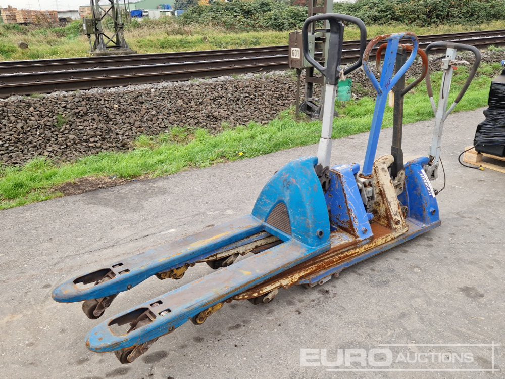 Walk Behind Pallet Truck (4 of) - Equipamento de movimentação: foto 1 Walk Behind Pallet Truck (4 of) - Equipamento de movimentação: foto 1