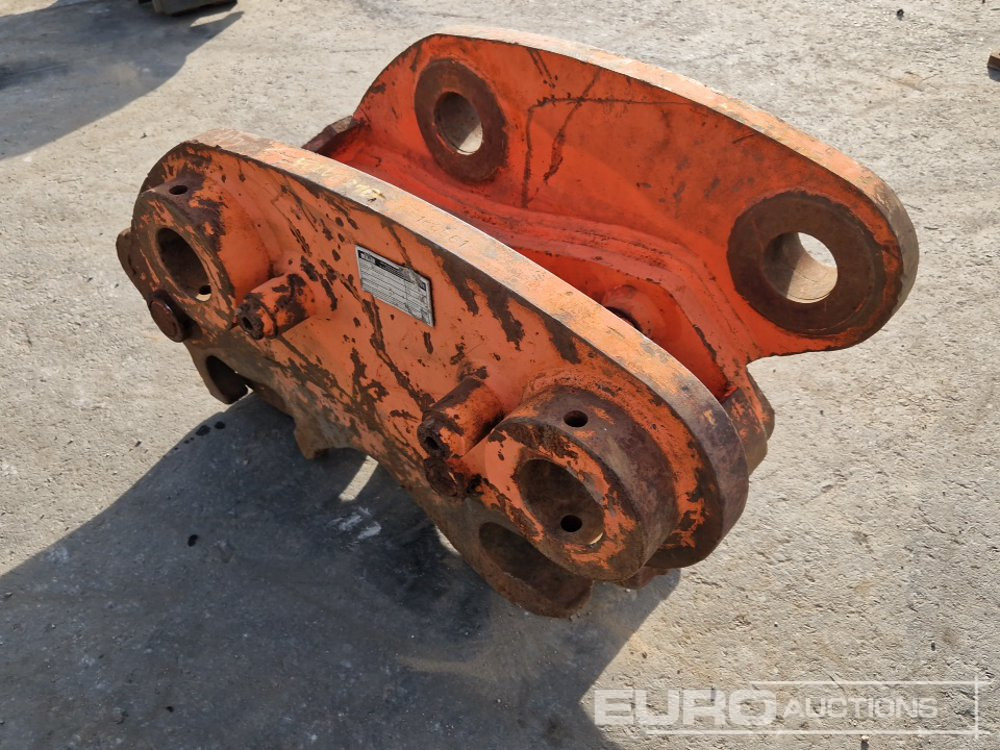 Hydraulic QH Twinlock, Pin 80/80mm, to suit 20-25 Ton Excavator (CAT 320B) - Acoplamento rápido: foto 2 Hydraulic QH Twinlock, Pin 80/80mm, to suit 20-25 Ton Excavator (CAT 320B) - Acoplamento rápido: foto 2