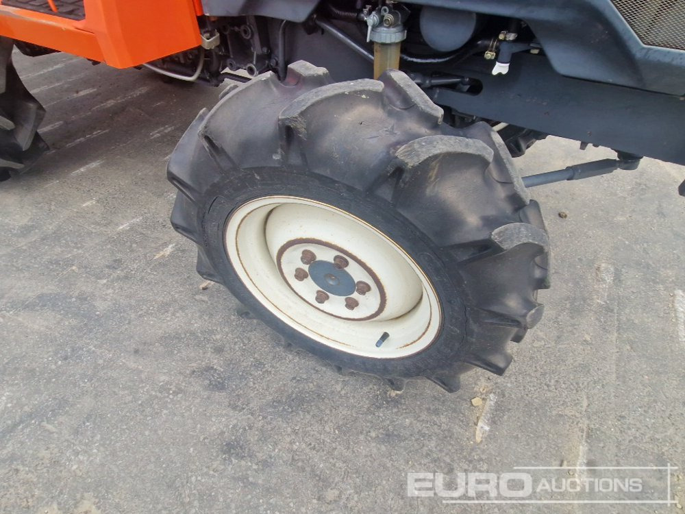 Kubota T22 - Mini trator: foto 5 Kubota T22 - Mini trator: foto 5