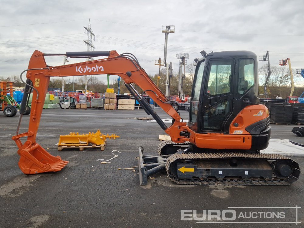 Kubota U55-4 - Mini escavadeira: foto 1 Kubota U55-4 - Mini escavadeira: foto 1