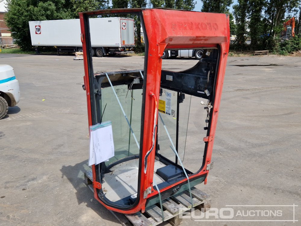 Cabin to suit Yanmar VIO25-4 - Peça de reposição por Escavadeira: foto 1 Cabin to suit Yanmar VIO25-4 - Peça de reposição por Escavadeira: foto 1