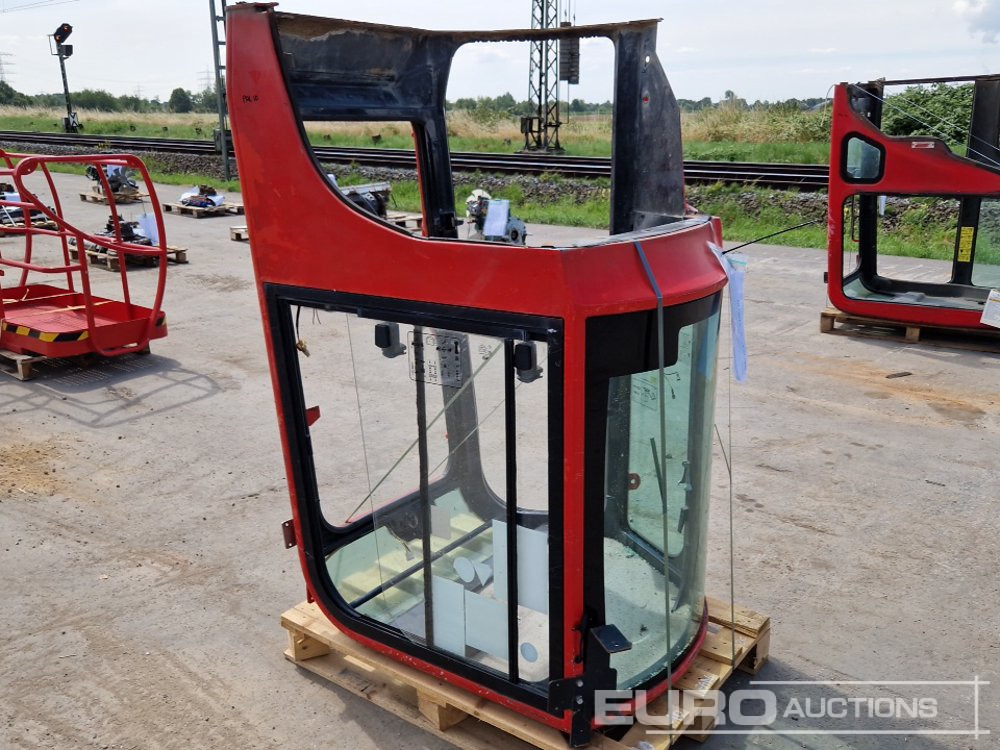 Cabin to suit Yanmar VIO25-4 - Peça de reposição por Escavadeira: foto 3 Cabin to suit Yanmar VIO25-4 - Peça de reposição por Escavadeira: foto 3