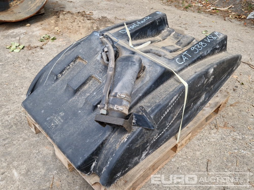 Diesel Tank to suit CAT 938 - Peça de reposição: foto 1 Diesel Tank to suit CAT 938 - Peça de reposição: foto 1