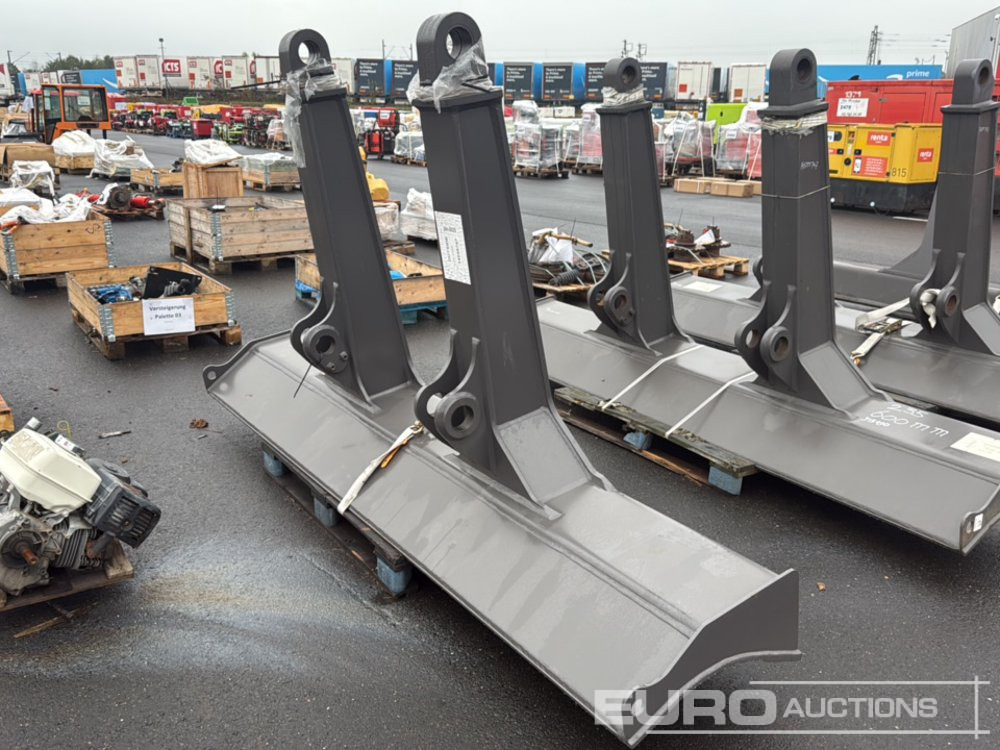 Dozer Blade to suit Volvo ECR235E - Peça de reposição por Escavadeira: foto 1 Dozer Blade to suit Volvo ECR235E - Peça de reposição por Escavadeira: foto 1