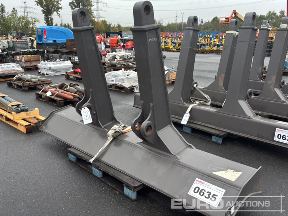 Dozer Blade to suit Volvo ECR235E - Peça de reposição por Escavadeira: foto 1 Dozer Blade to suit Volvo ECR235E - Peça de reposição por Escavadeira: foto 1