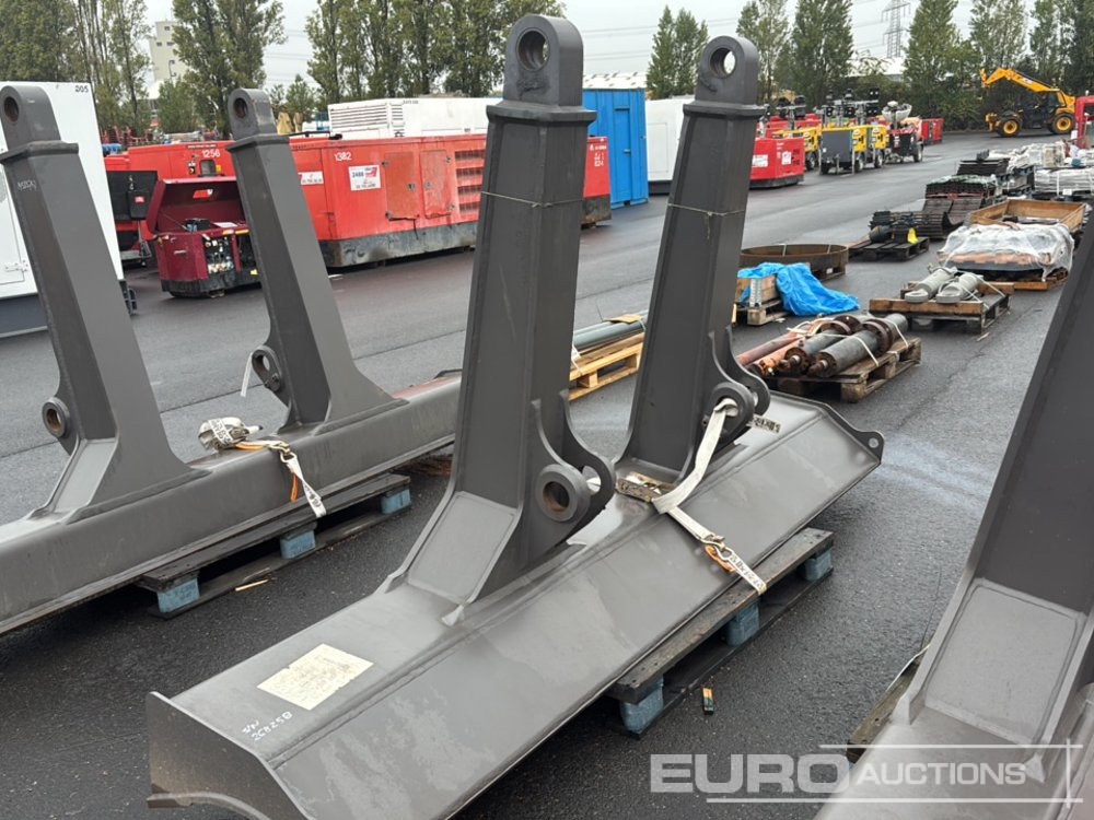 Dozer Blade to suit Volvo ECR235E - Peça de reposição por Escavadeira: foto 2 Dozer Blade to suit Volvo ECR235E - Peça de reposição por Escavadeira: foto 2