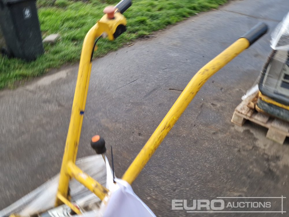 Equipamento de betão ROWRENCH P4 RKS Unirversal Petrol Powered Wrench + AX25 Concrete Poker: foto 7 Equipamento de betão ROWRENCH P4 RKS Unirversal Petrol Powered Wrench + AX25 Concrete Poker: foto 7