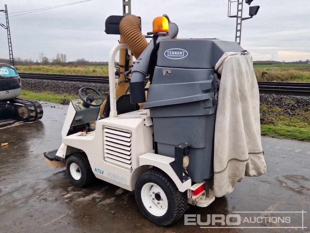Tennant 4300 - Quadriciclo: foto 3 Tennant 4300 - Quadriciclo: foto 3