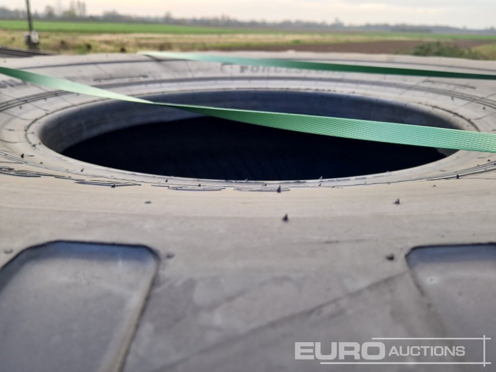 Unused 23.5-25 24PR E-3/L-3 TL Tyres (4 of) - Pneu: foto 5 Unused 23.5-25 24PR E-3/L-3 TL Tyres (4 of) - Pneu: foto 5