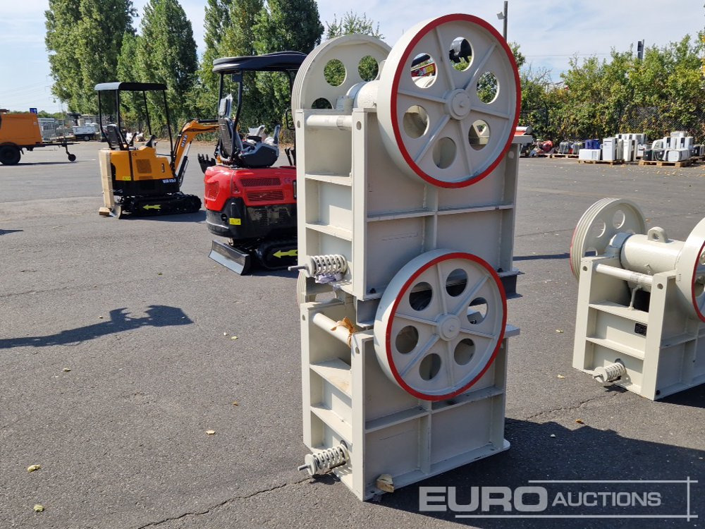 Unused Jaw Crusher (2 of) - Britador: foto 1 Unused Jaw Crusher (2 of) - Britador: foto 1