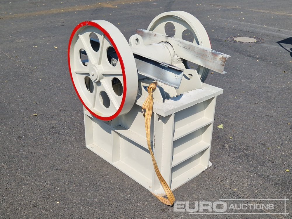 Unused Jaw Crusher - Britador: foto 1 Unused Jaw Crusher - Britador: foto 1