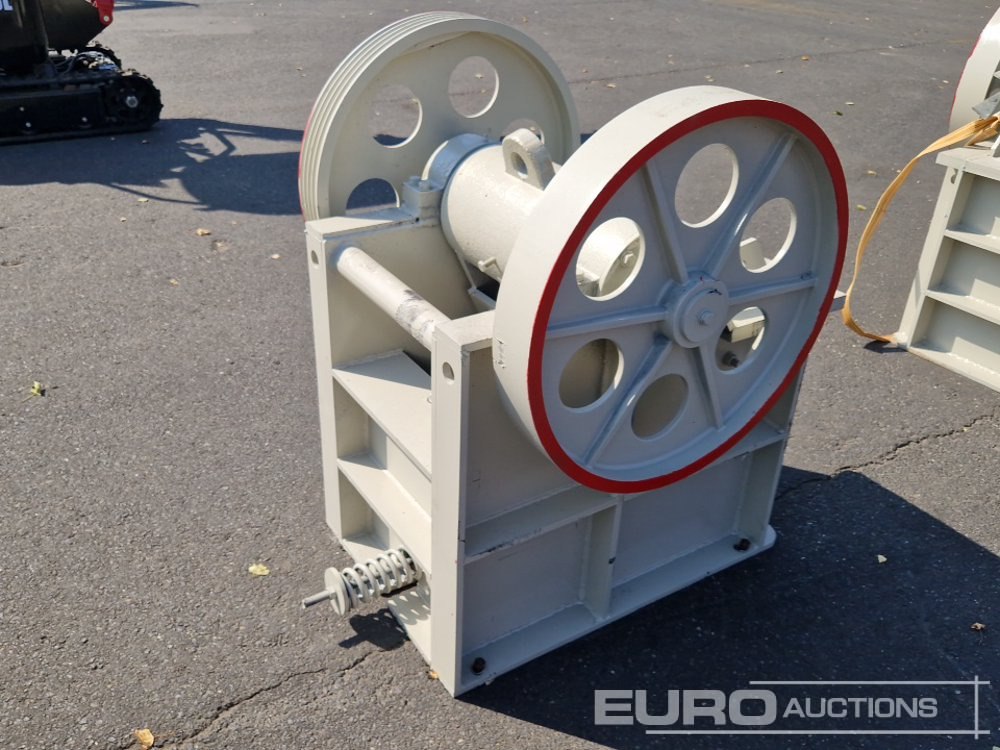 Unused Jaw Crusher - Britador: foto 2 Unused Jaw Crusher - Britador: foto 2