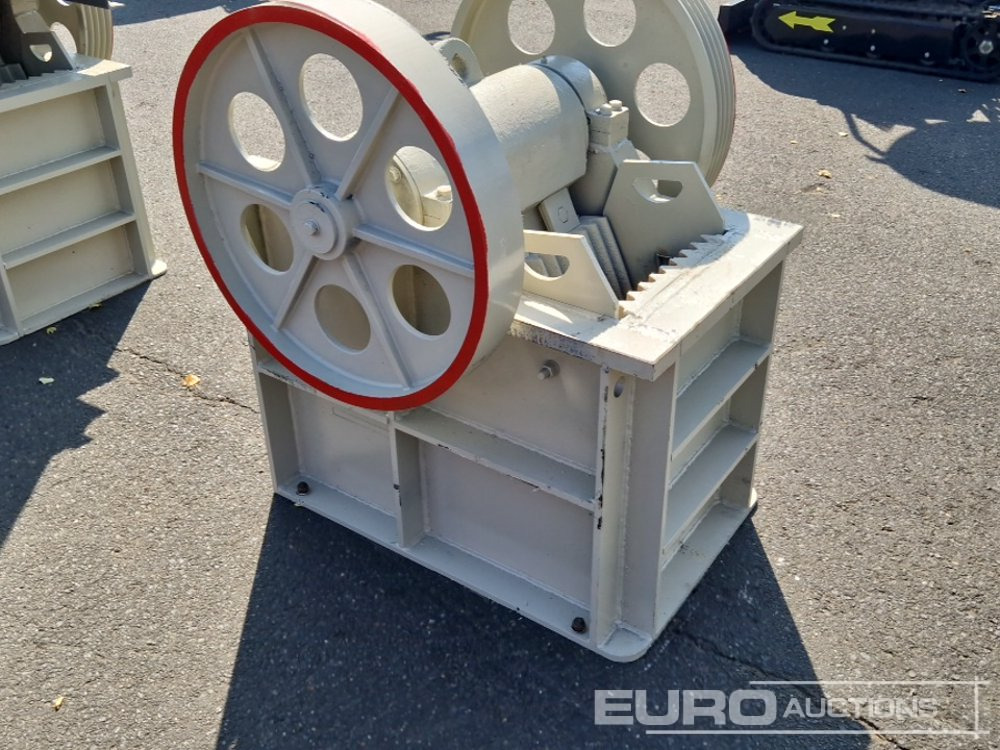 Unused Jaw Crusher - Britador: foto 3 Unused Jaw Crusher - Britador: foto 3