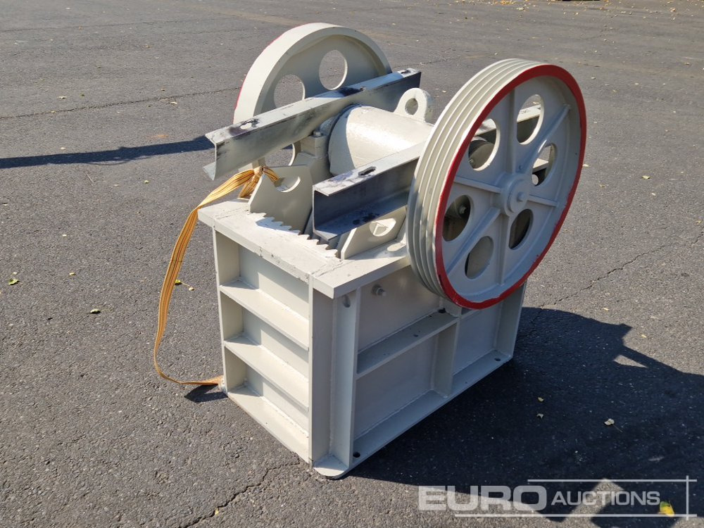 Unused Jaw Crusher - Britador: foto 2 Unused Jaw Crusher - Britador: foto 2