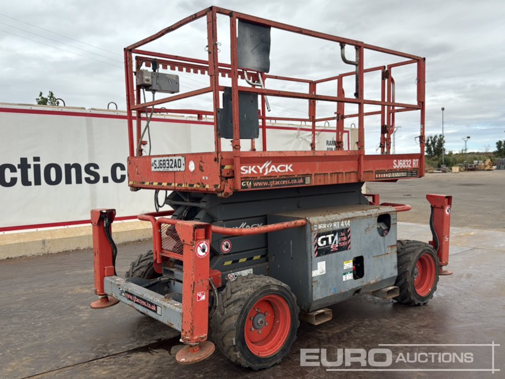 2015 SkyJack SJ6832RT - Plataforma aérea: foto 1 2015 SkyJack SJ6832RT - Plataforma aérea: foto 1