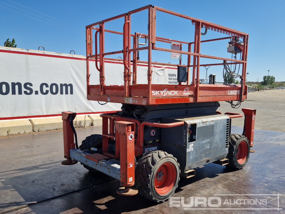 2015 SkyJack SJ6832RT - Plataforma aérea: foto 1 2015 SkyJack SJ6832RT - Plataforma aérea: foto 1