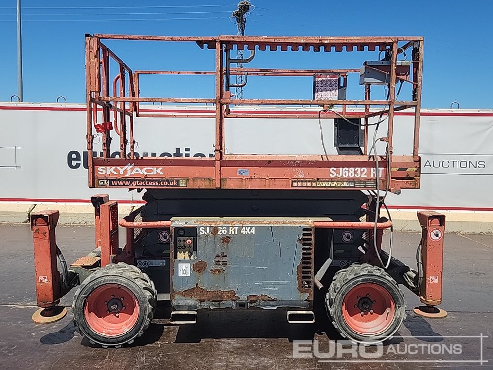 2015 SkyJack SJ6832RT - Plataforma aérea: foto 2 2015 SkyJack SJ6832RT - Plataforma aérea: foto 2