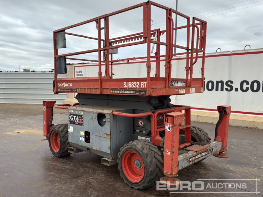 2015 SkyJack SJ6832RT - Plataforma aérea: foto 3 2015 SkyJack SJ6832RT - Plataforma aérea: foto 3